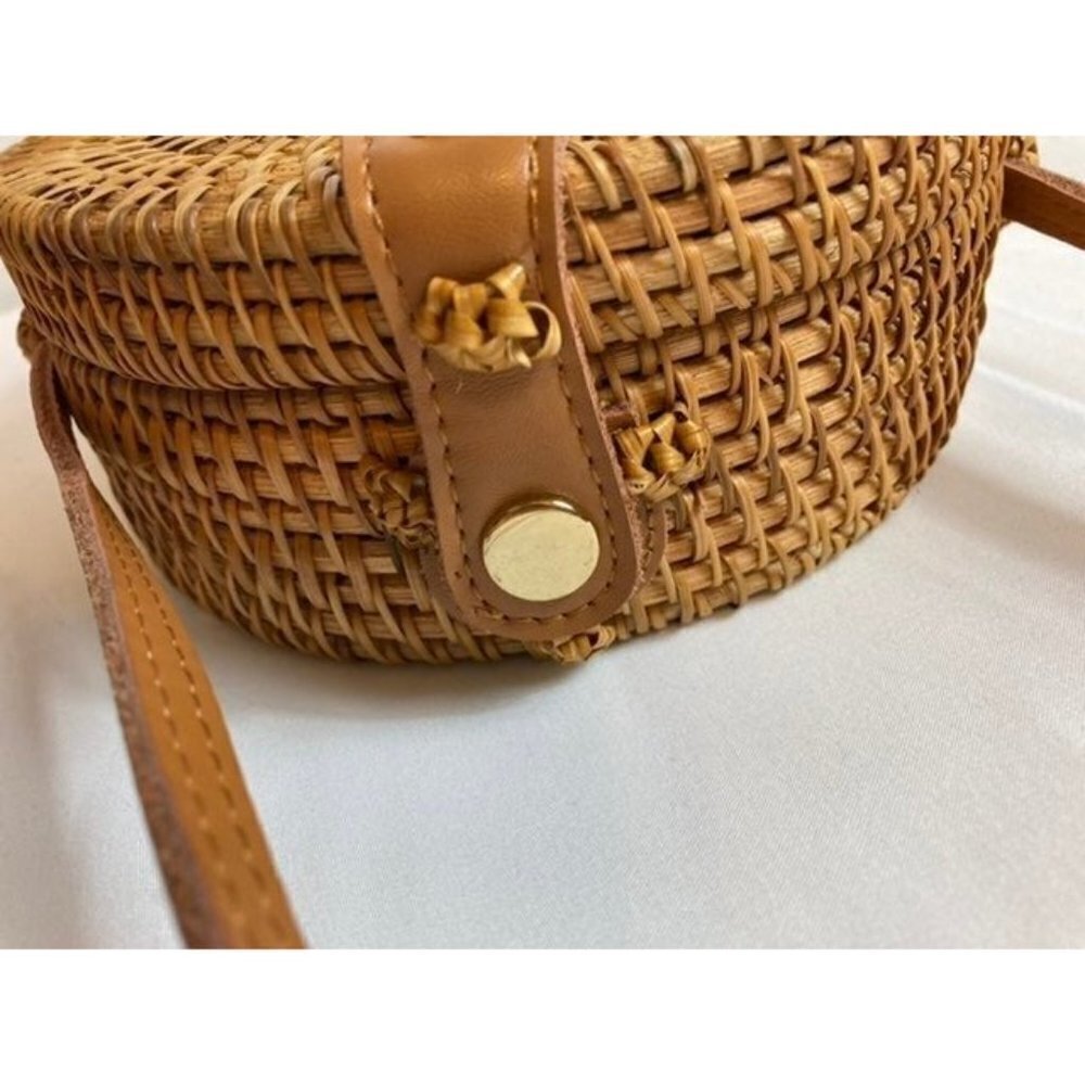 Urban Outfitters Round Rattan Gingham Lined Cross Body Purse 3 x 7" - Picture 3 of 7